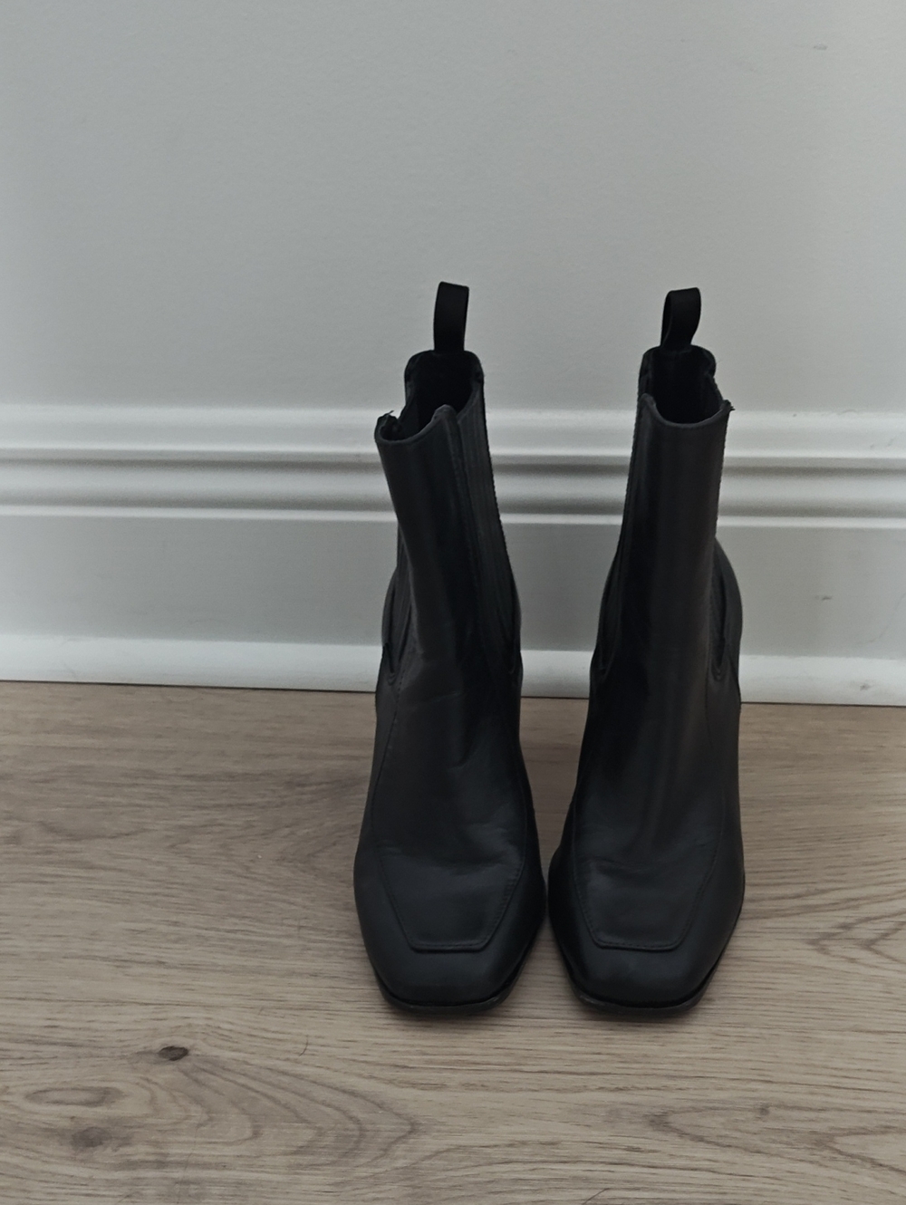 Gianni Bini Black Chelsea Ankle Boots